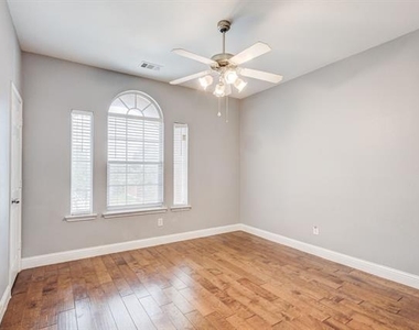 6107 Lakecrest Drive - Photo Thumbnail 28