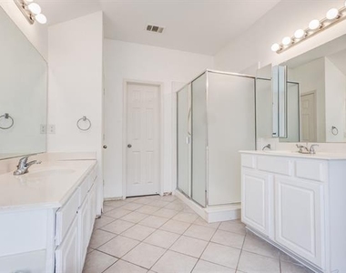 6107 Lakecrest Drive - Photo Thumbnail 26