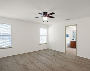 4507 Falcon Drive - Photo Thumbnail 10