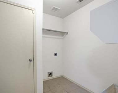 4507 Falcon Drive - Photo Thumbnail 17