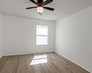 4507 Falcon Drive - Photo Thumbnail 13