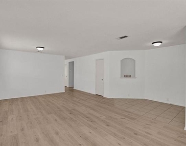 4507 Falcon Drive - Photo Thumbnail 3
