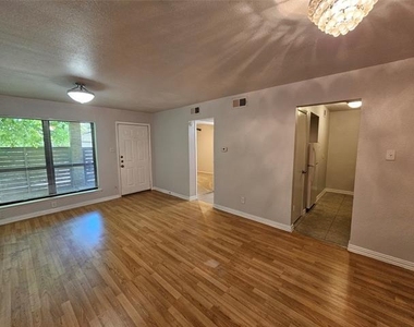 3121 Park Lane - Photo Thumbnail 7