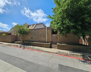 3121 Park Lane - Photo Thumbnail 2
