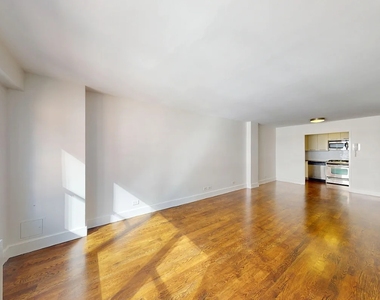 East 63rd Street - Photo Thumbnail 1
