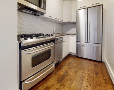 East 63rd Street - Photo Thumbnail 5
