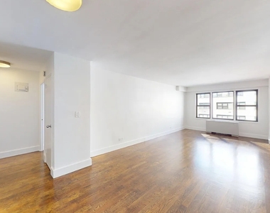 East 63rd Street - Photo Thumbnail 3