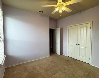 4752 Kendrick Peak Way - Photo Thumbnail 22