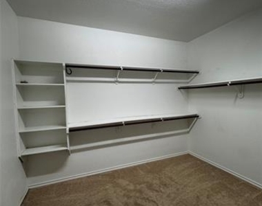 4752 Kendrick Peak Way - Photo Thumbnail 16
