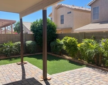 4911 W Wahalla Lane - Photo Thumbnail 10
