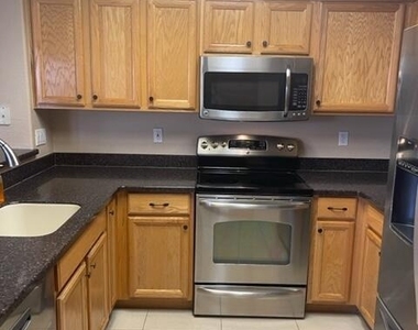 4911 W Wahalla Lane - Photo Thumbnail 4