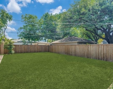9222 Livenshire Drive - Photo Thumbnail 14
