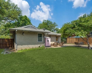 9222 Livenshire Drive - Photo Thumbnail 15