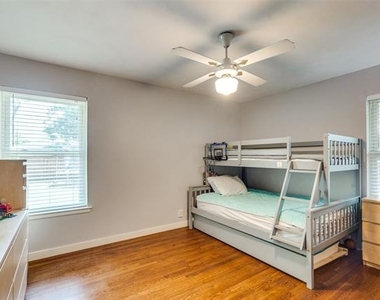 9222 Livenshire Drive - Photo Thumbnail 9