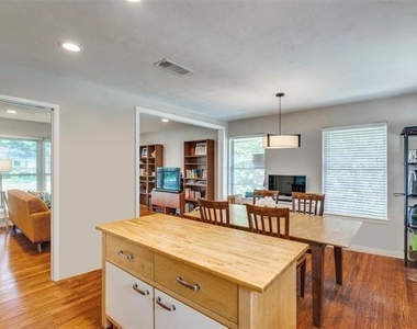 9222 Livenshire Drive - Photo Thumbnail 5