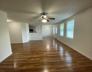 618 Marbury Way - Photo Thumbnail 8