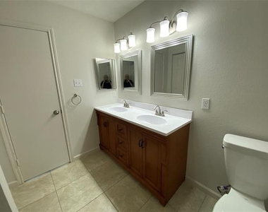 618 Marbury Way - Photo Thumbnail 16