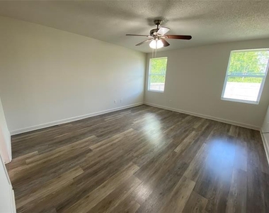 618 Marbury Way - Photo Thumbnail 12