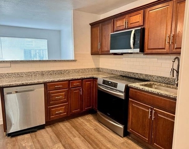 5001 Bowser Avenue - Photo Thumbnail 6