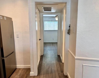 5001 Bowser Avenue - Photo Thumbnail 9
