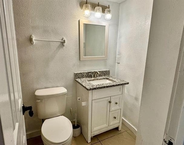 5001 Bowser Avenue - Photo Thumbnail 7