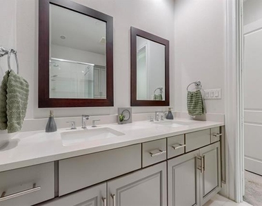 638 Dalton Lane - Photo Thumbnail 18