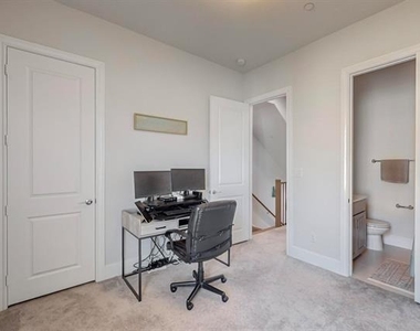 638 Dalton Lane - Photo Thumbnail 23