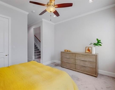 638 Dalton Lane - Photo Thumbnail 17