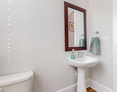 638 Dalton Lane - Photo Thumbnail 27