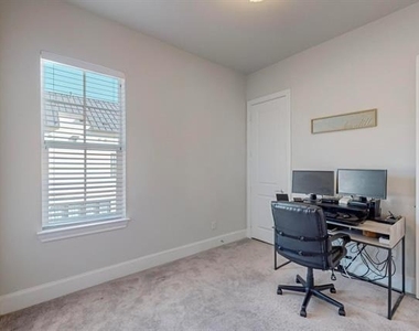 638 Dalton Lane - Photo Thumbnail 22