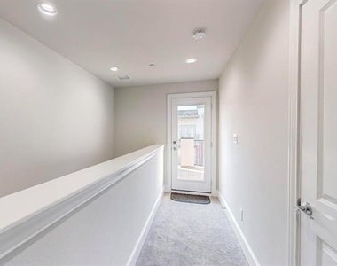 638 Dalton Lane - Photo Thumbnail 25