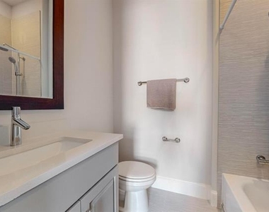 638 Dalton Lane - Photo Thumbnail 11