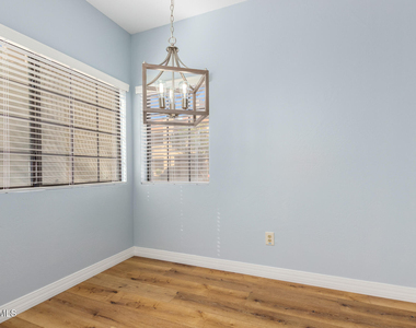 930 N Mesa Drive - Photo Thumbnail 5