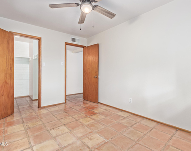 7153 N 57th Drive - Photo Thumbnail 16