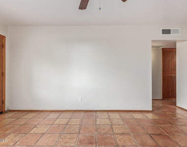 7153 N 57th Drive - Photo Thumbnail 6