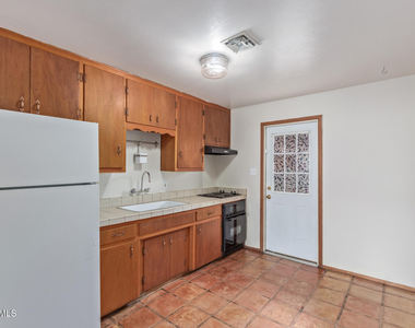 7153 N 57th Drive - Photo Thumbnail 9