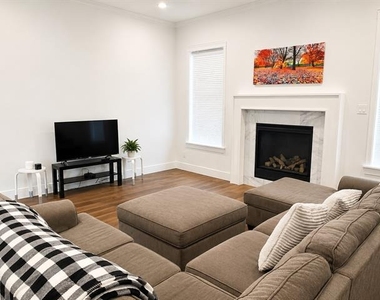 2249 Bird Street - Photo Thumbnail 4
