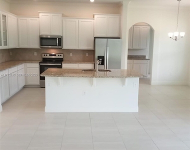 6555 Barbados Court - Photo Thumbnail 10