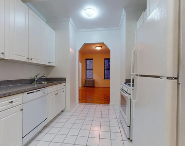 East 38th Street - Photo Thumbnail 5