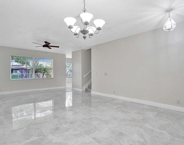 12645 Nw 8th Court - Photo Thumbnail 4