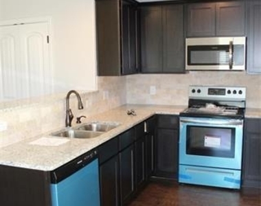 212 W Lake Street - Photo Thumbnail 5