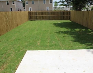 212 W Lake Street - Photo Thumbnail 11