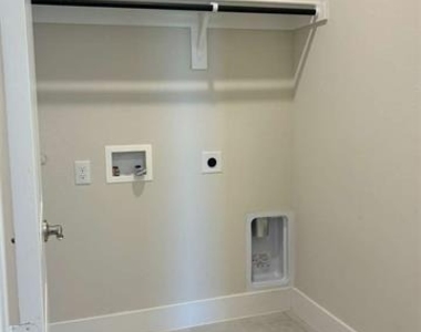 3020 Corvara Drive - Photo Thumbnail 7