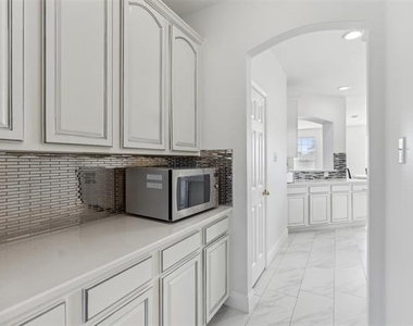 1501 Ector Drive - Photo Thumbnail 7