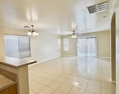 632 S 152nd Lane - Photo Thumbnail 2