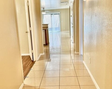 632 S 152nd Lane - Photo Thumbnail 1