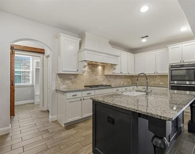 3605 Meridian Avenue - Photo Thumbnail 4