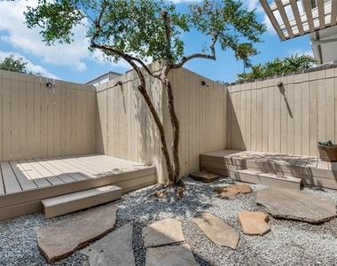3321 Cole Avenue - Photo Thumbnail 11