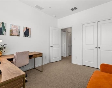 2529 Barnwood Lane - Photo Thumbnail 33