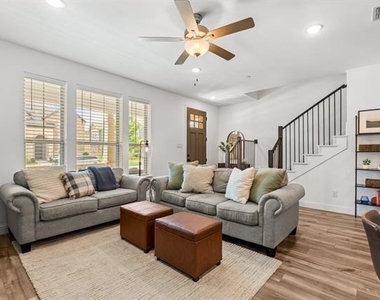 2529 Barnwood Lane - Photo Thumbnail 5